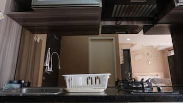 Studio | Privékeuken | Een minikoelkast, een kookplaat