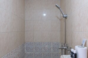 Bathroom - Good Deal 2Br Apartment At Jarrdin Cihampelas (Bandung)