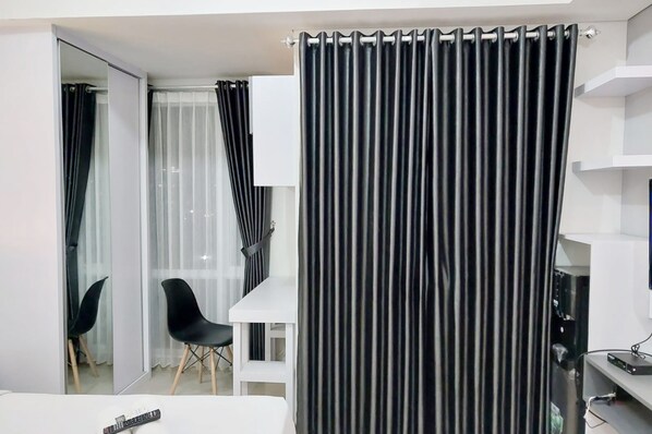 Exterior - Homey And Cozy Living Studio Taman Melati Sinduadi Apartment (Pogung Lor)