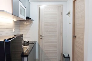 Refrigerador con freezer, placa de cocina