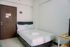 Studio | Minibar, free WiFi - Simply Look Studio At Loftvilles City Apartment (South Tangerang)