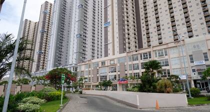 Compact And Tidy Studio At Puncak Dharmahusada Apartment