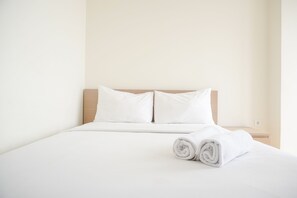 Free WiFi - Comfort And Minimalist Studio Menteng Park Apartment (Jakarta)