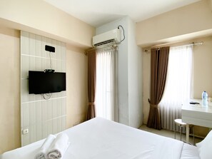 Interior - Cozy Stay Studio Tamansari Mahogany Karawang Apartment (Karawang)