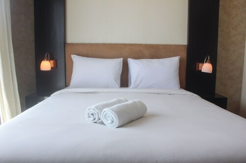 Warm 1Br Apartment (No Kitchen) At Marbella Suites Dago Pakar Bandung