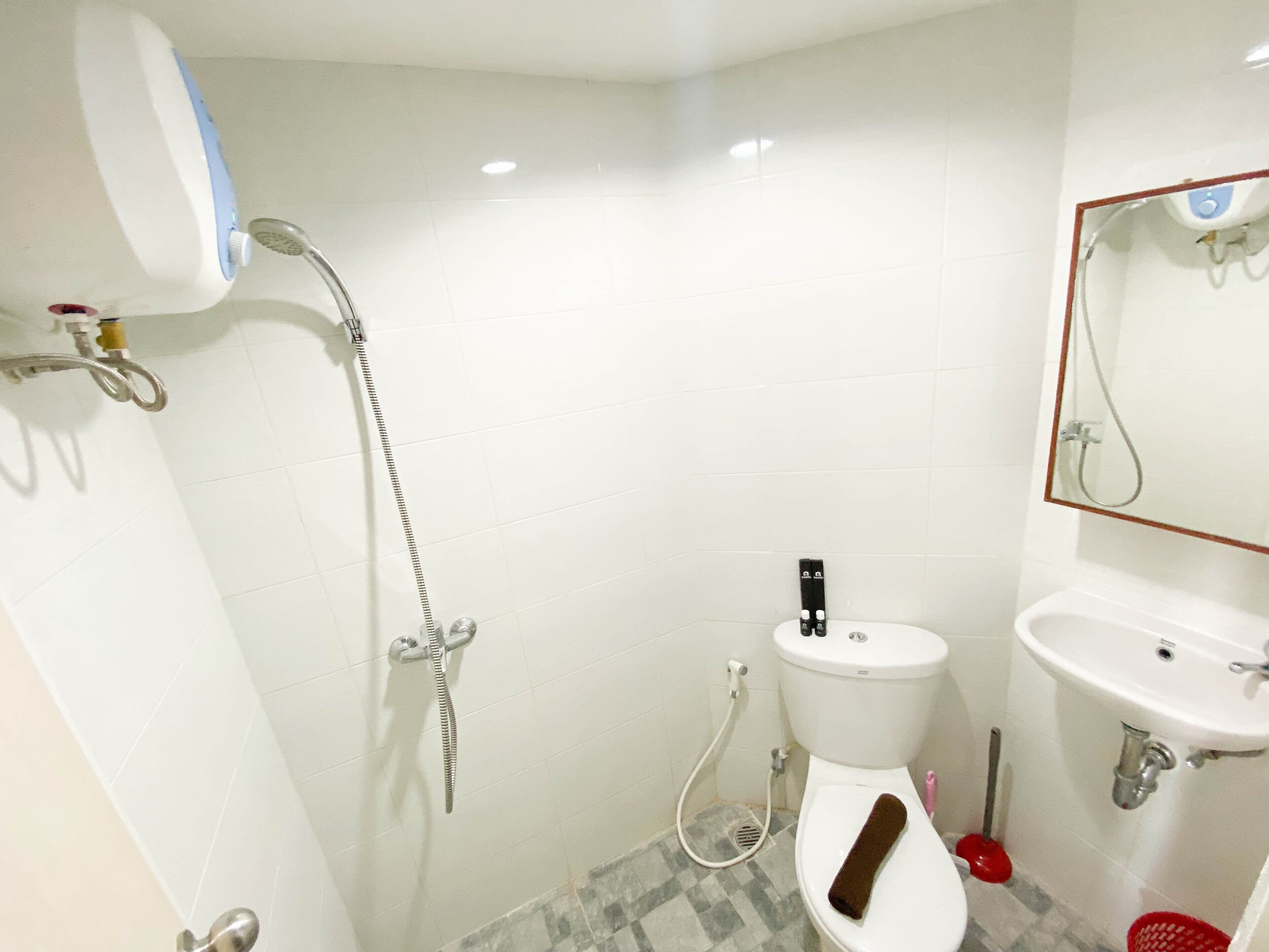 开间 | 浴室 | 淋浴设施、毛巾