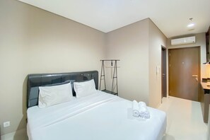 Free WiFi - Cozy And Minimalist Studio Room Ciputra International Apartment (Jakarta)