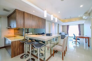 Private kitchen - Comfort And Spacious 3Br Apartment At Casa Grande Residence (Jakarta)