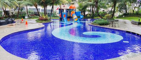 Kolam renang outdoor