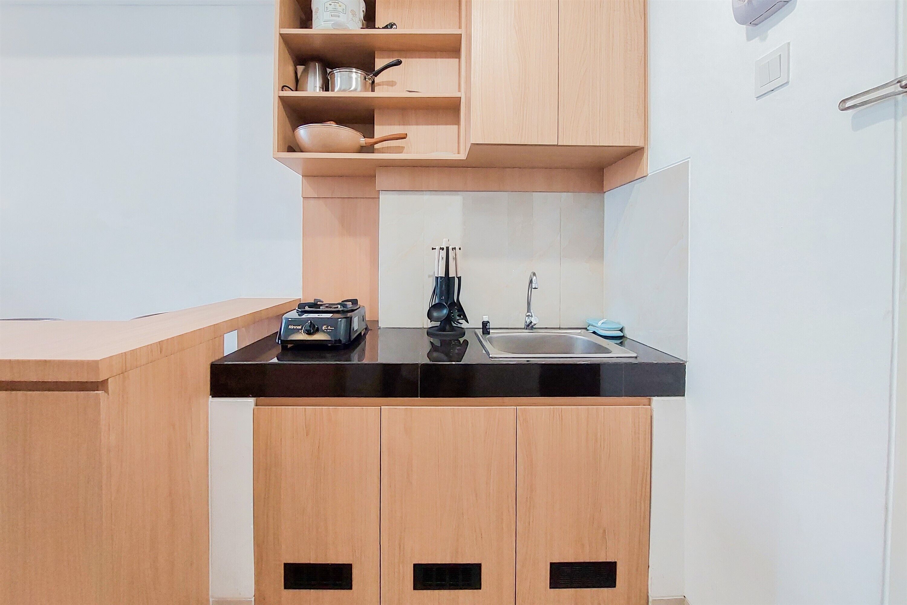 Apartment | Eigene Küche | Großer Kühlschrank, Herdplatte