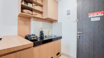 Huoneisto | Yksityinen keittiö | Täysikokoinen jääkaappi, liesi