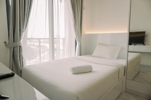 Studio | Free WiFi - Simply And Enjoy Living Studio Sky House Bsd Apartment (Pagedangan)