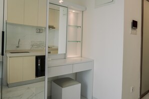 Interior - Simply And Enjoy Living Studio Sky House Bsd Apartment (Pagedangan)