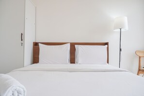 Free WiFi - Tranquil Stay Studio with Sea View at Tokyo Riverside PIK 2 Apartment By Travelio (Teluknaga)
