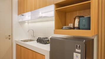 Studio | Private kitchen | Full-sized fridge, stovetop, rice cooker