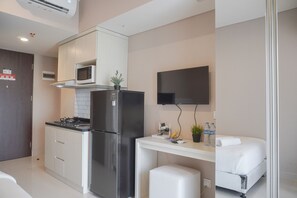 Studio | Living area - Wonderful And Homey Studio Vasaka Solterra Apartment (Jakarta)