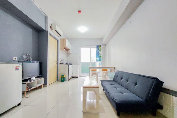 Living area - Homey And Simply 2Br Apartment Aeropolis Residence (Tangerang)