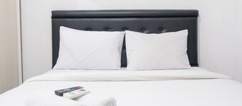 Modern Classic Studio At Apartment Parahyangan Residence