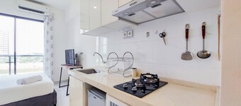 Fully Furnished With Cozy Studio Sky House Bsd Apartment