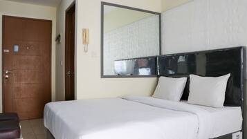 Studio | Schreibtisch, kostenloses WLAN