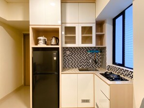 Private kitchen - Good Deal And Comfortable 2Br At Meikarta Apartment (Cikarang)