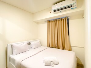 2 bedrooms, free WiFi - Good Deal And Comfortable 2Br At Meikarta Apartment (Cikarang)