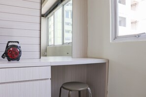 Free WiFi - Best Deal And Cozy Studio Amethyst Apartment (Jakarta)