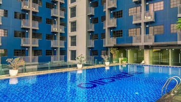 Kolam renang outdoor