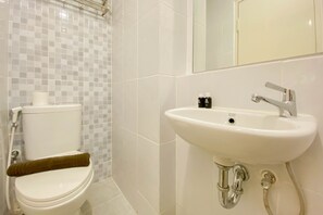 Bathroom - Restful And Compact Studio Tokyo Riverside Pik 2 Apartment (Teluknaga)