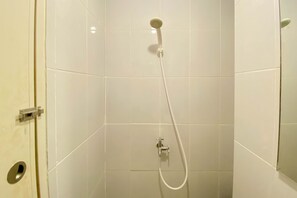 Bathroom - New Furnished Studio At Tokyo Riverside Pik 2 Apartment (Teluknaga)