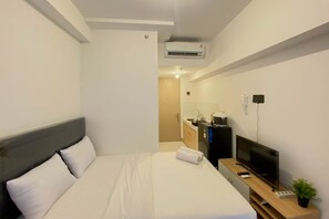 Free WiFi - New Furnished Studio At Tokyo Riverside Pik 2 Apartment (Teluknaga)