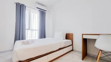 Studio | Desk, free WiFi