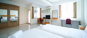 Strategic Studio Apartment At High Point Serviced