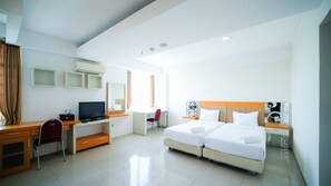 Studio | Meja kerja dan Wi-Fi gratis