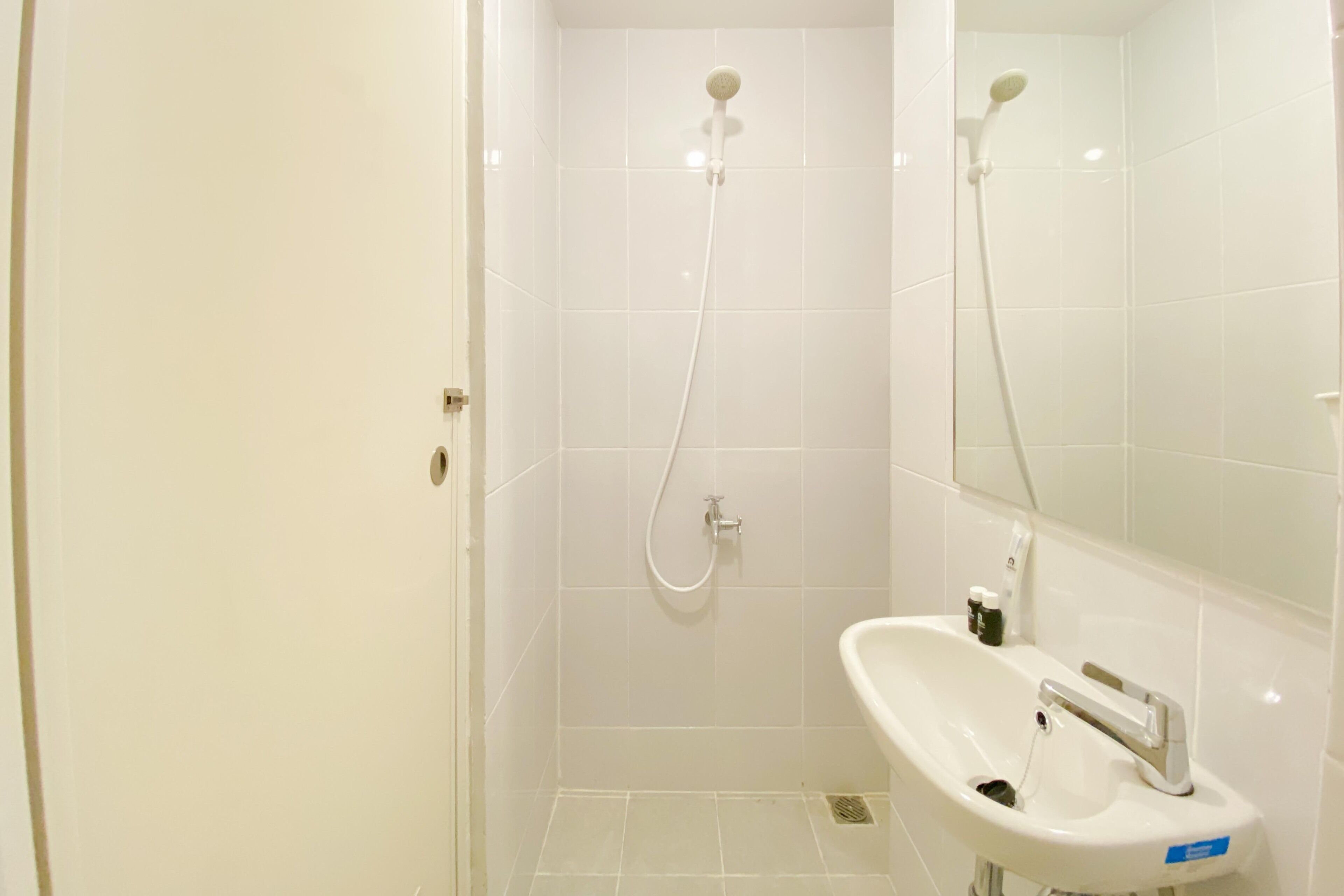 Studio | Bathroom