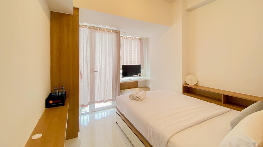 Warm And Simply Look Studio Apartment At Tokyo Riverside Pik 2