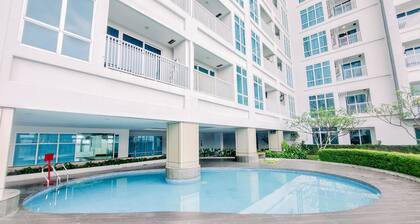 Big Studio Loft Apartment at The Reiz Condominium Medan By Travelio