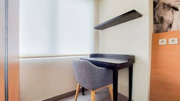 Estudio | Escritorio y wifi gratis