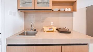 Estúdio | Cozinha privada | Geladeira grande, cooktop, panela elétrica de arroz