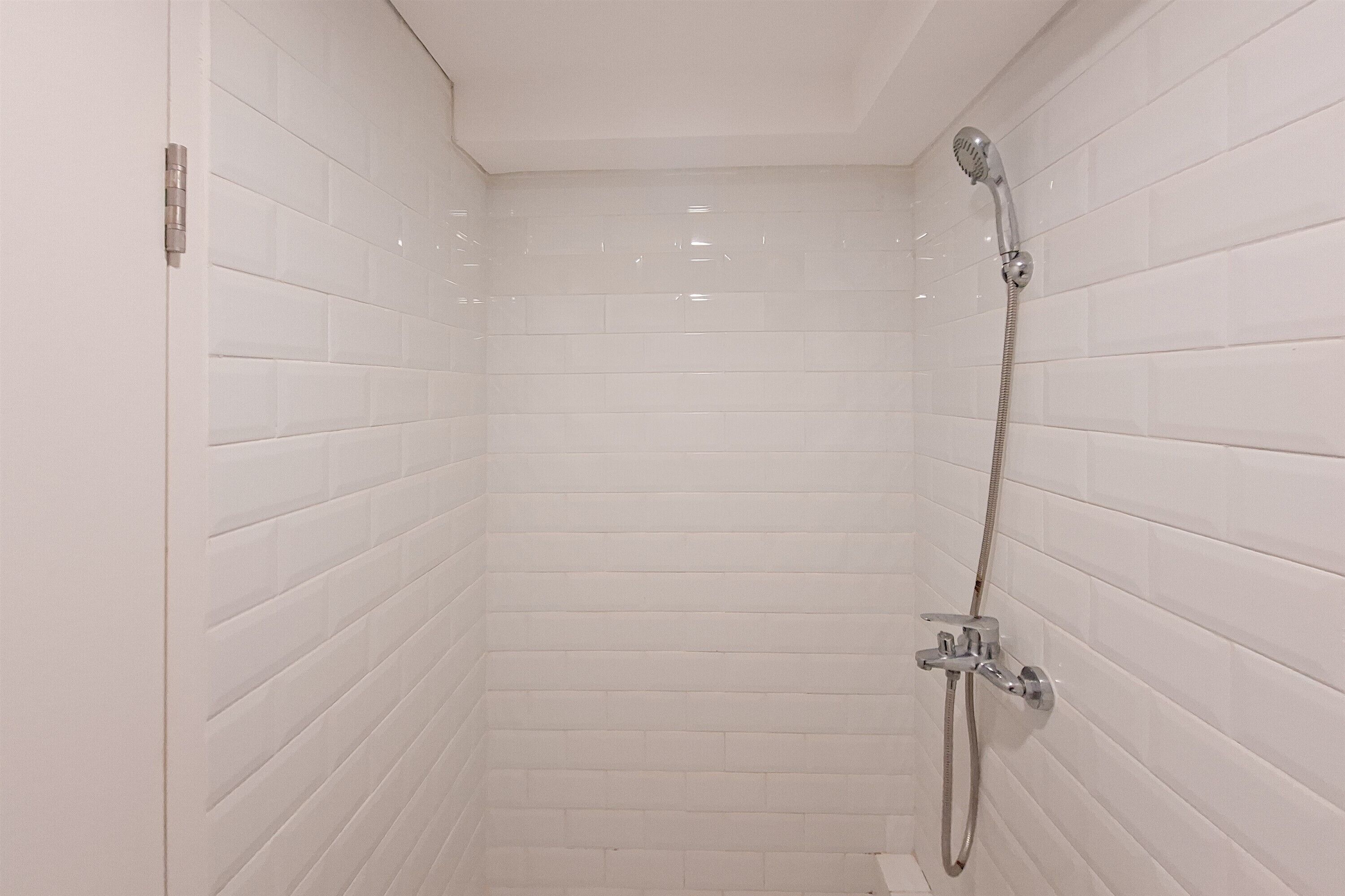 Studio | Bathroom