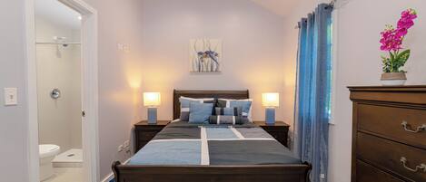 1 habitación, tabla de planchar con plancha, wifi y ropa de cama
