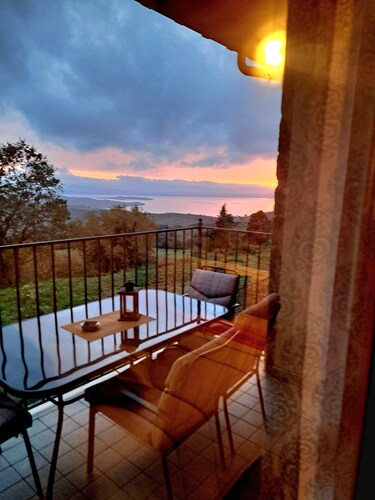 Vacation Home La Perla del Lago-All the comfort of your own home with a lake view!