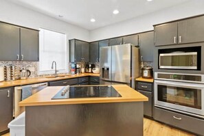 Kookgerei, borden en bestek