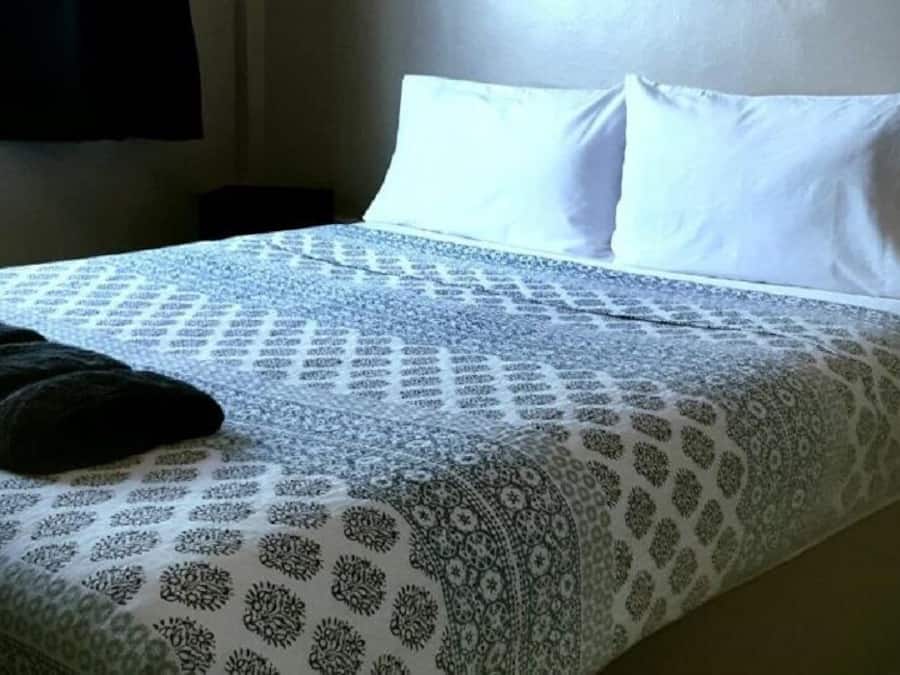 Wi-Fi de cortesia, roupa de cama