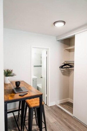 Dining - Cozy Apt w/ Pool, Fast Wi-fi, Nearby Attractions! (Los Angeles)