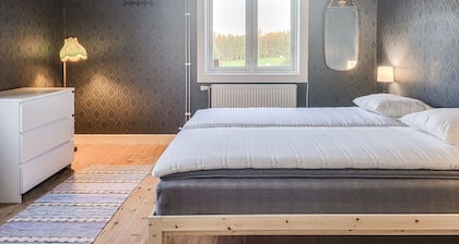 Stunning home in Klässbol with kitchen