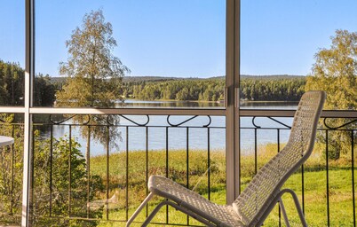 Stunning home in Klässbol with kitchen