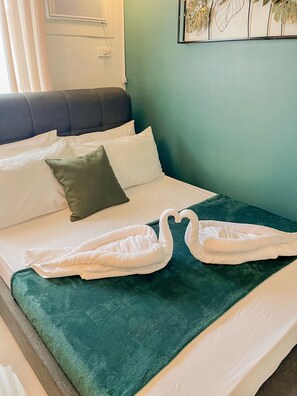 1 bedroom, desk, free WiFi, bed sheets -  Ocean Studio1 Bedroom, Private Balcony, Inviting Pool, and Gym (Puerto Princesa)