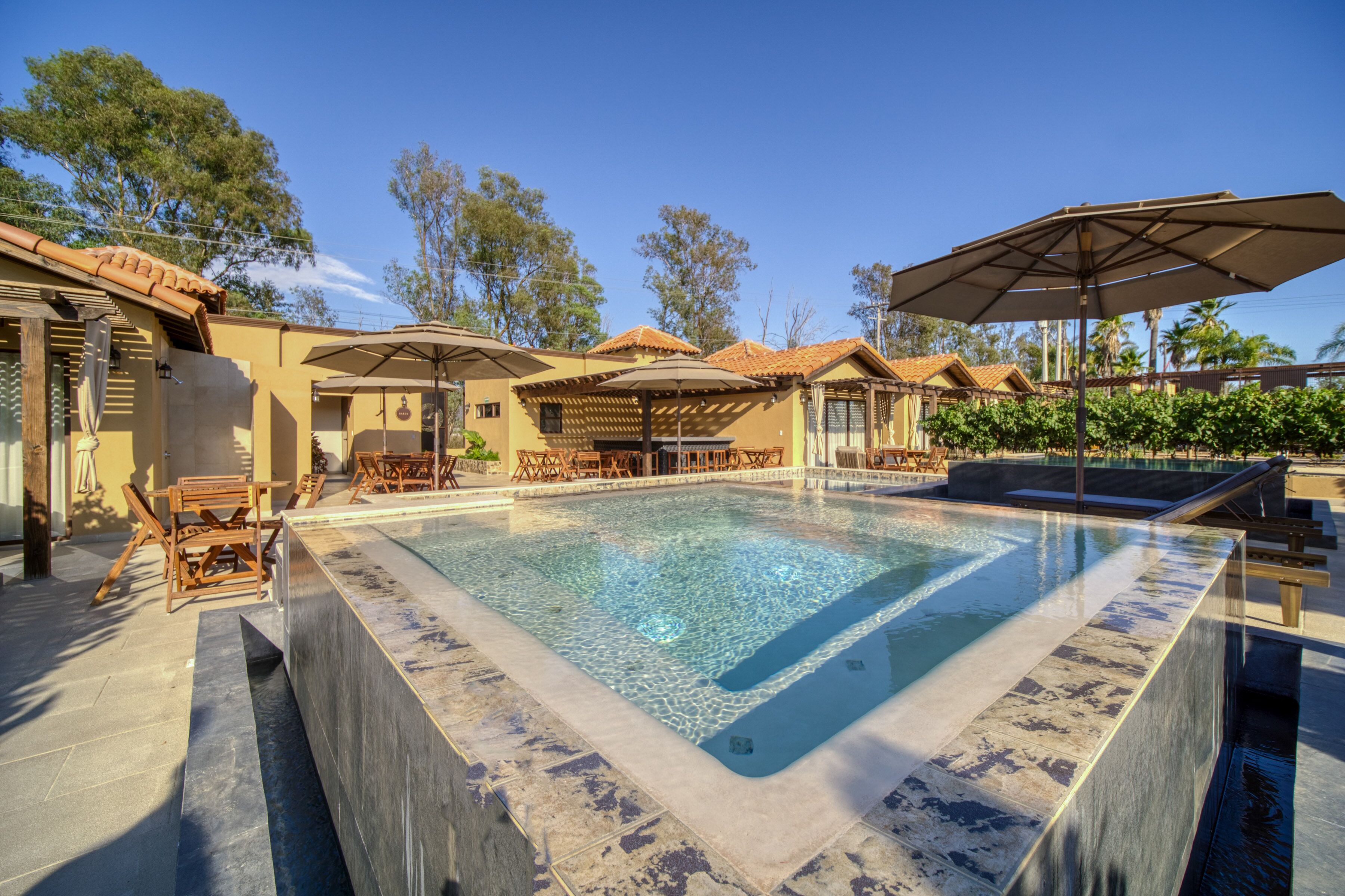 Kolam renang outdoor