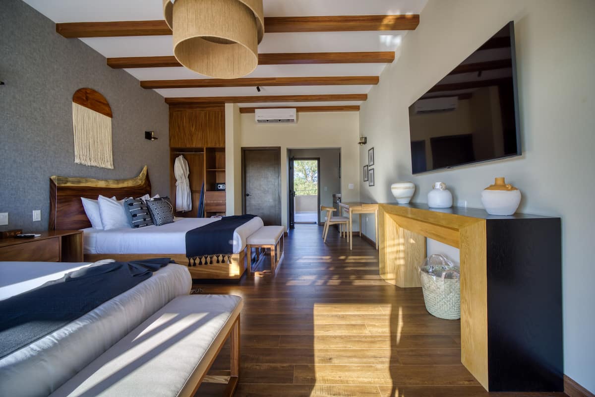 Romantic Double Room | 1 bedroom, minibar, in-room safe, individually decorated